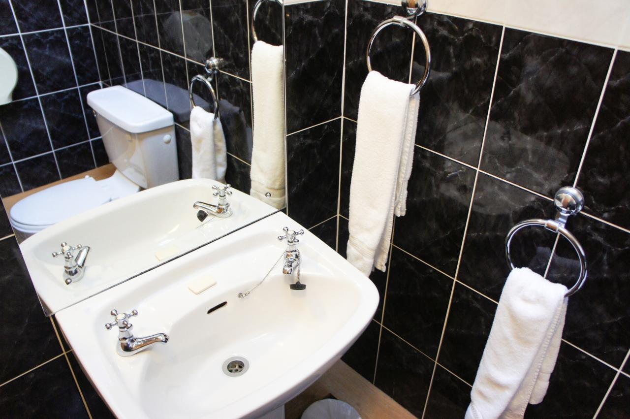 The Coach House Bed & Breakfast Roundwood Eksteriør bilde